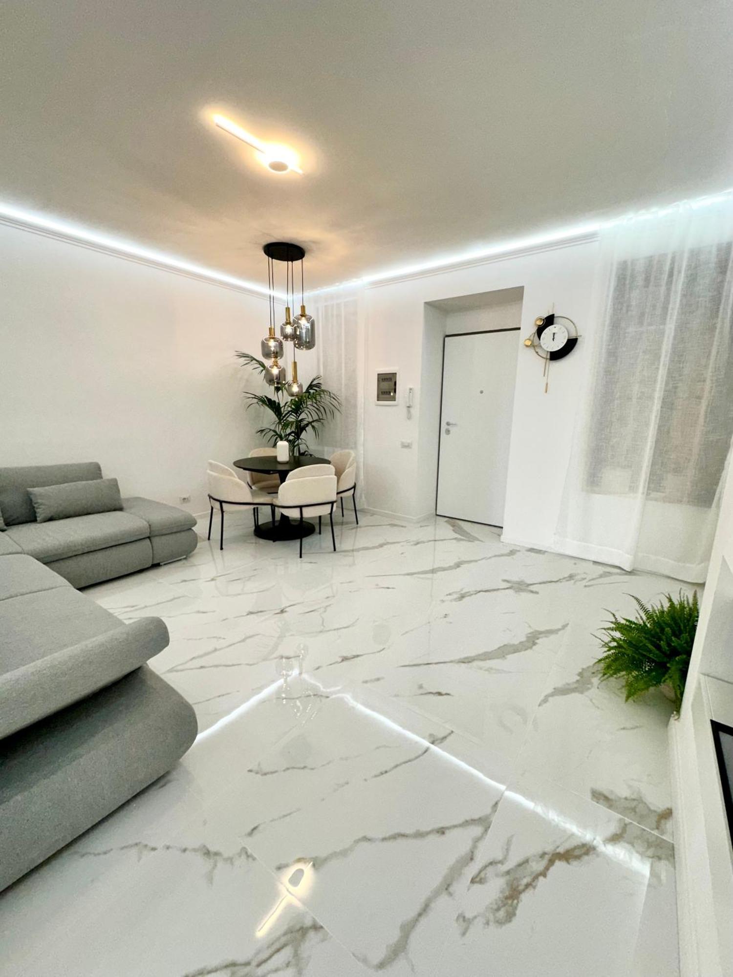 Luna Luxury Suite Бергамо Екстериор снимка