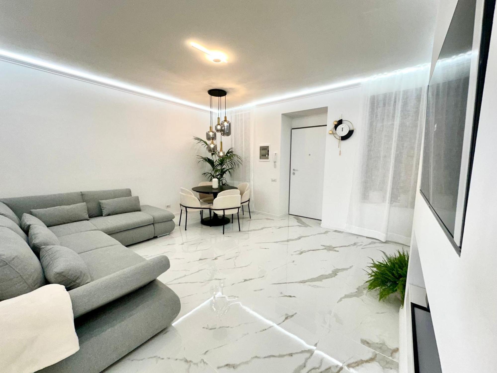 Luna Luxury Suite Бергамо Екстериор снимка